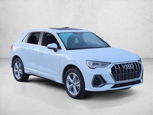 Certified 2024 Audi Q3 2.0T Premium AWD/4WD image 3