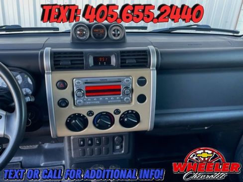 Used 2012 Toyota FJ Cruiser 4WD w/ Convenience Pkg image 17