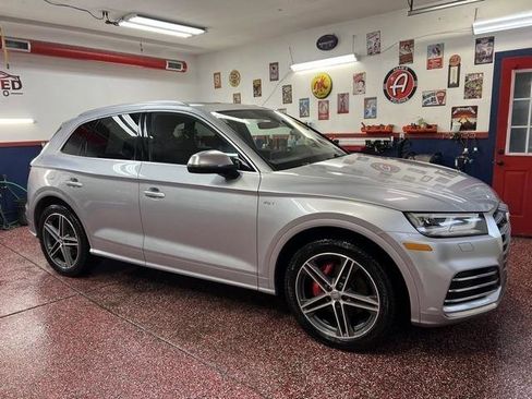 Used 2018 Audi SQ5 Premium Plus w/ S Sport Package image 4