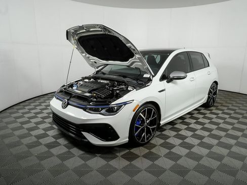Used 2023 Volkswagen Golf R image 32