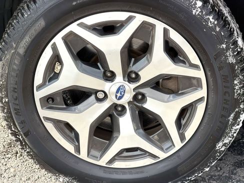 Used 2020 Subaru Forester Premium image 14