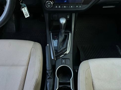 Used 2015 Toyota Corolla LE image 13