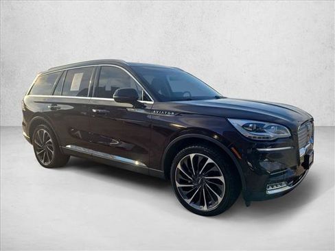 Used 2023 Lincoln Aviator Reserve w/ Equipment Group 201A image 3
