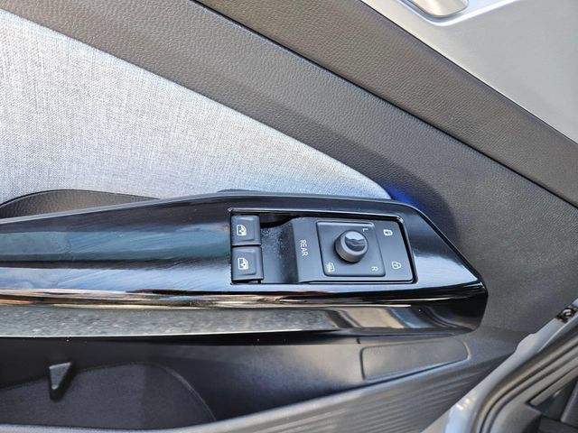 Used 2023 Volkswagen ID.4 Pro AWD/4WD image 24