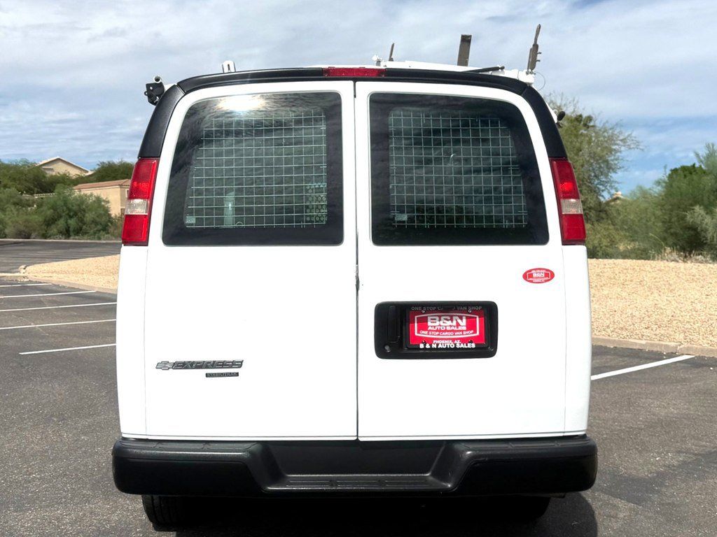 Used 2016 Chevrolet Express 2500 RWD image 4