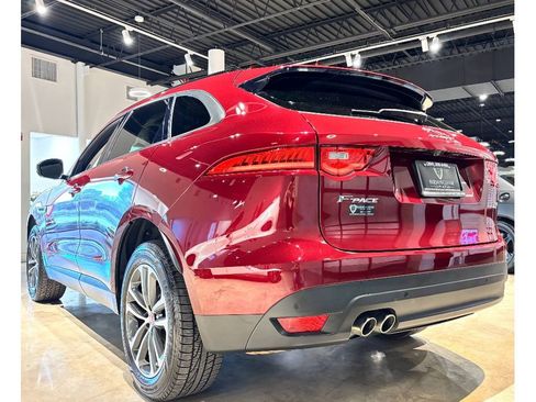 Used 2017 Jaguar F-PACE Premium image 17