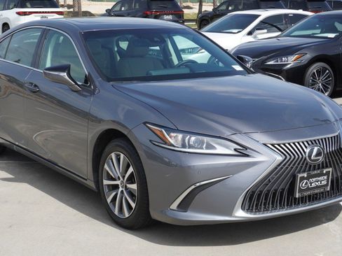 Used 2019 Lexus ES 350 w/ Premium Package image 2
