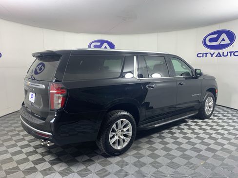 Used 2024 Chevrolet Suburban Premier AWD/4WD image 3