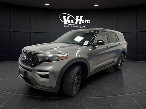 Certified 2021 Ford Explorer ST w/ Equipment Group 401A AWD/4WD image 2