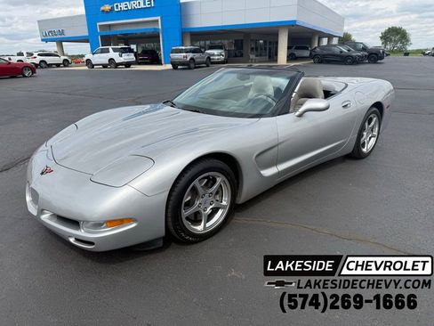Used 2004 Chevrolet Corvette Convertible w/ Preferred Equipment Group RWD image 1