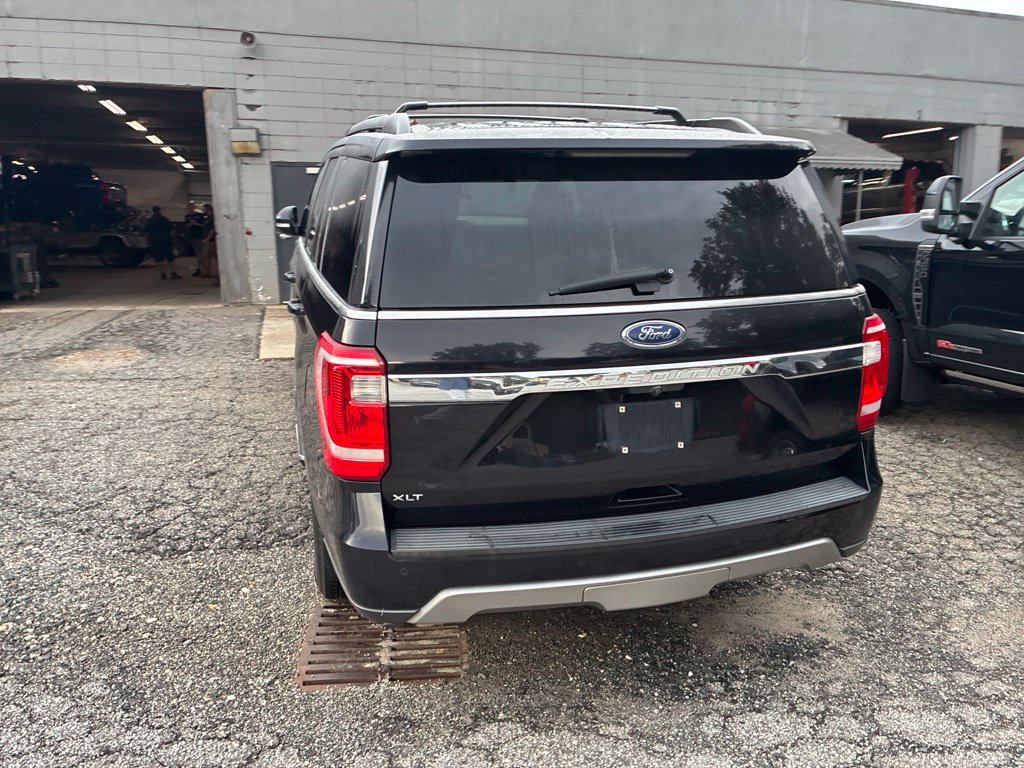 Used 2020 Ford Expedition XLT w/ Equipment Group 202A AWD/4WD image 12