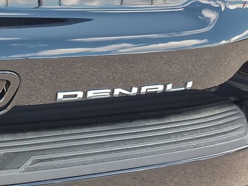 Used 2023 GMC Yukon XL Denali Ultimate AWD/4WD image 32