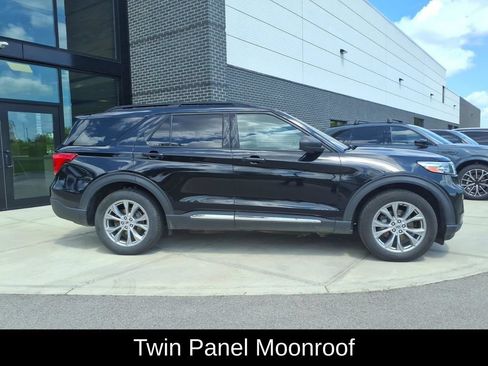 Used 2020 Ford Explorer XLT w/ Equipment Group 202A AWD/4WD image 8