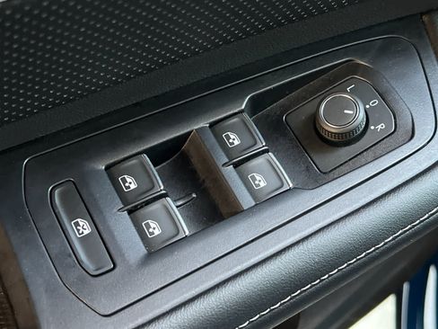Used 2026 Volkswagen Atlas SE FWD image 14