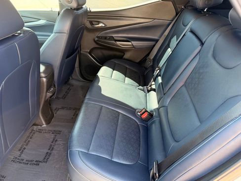 Used 2022 Chevrolet Bolt EUV Premier w/ Sun & Sound Package FWD image 7