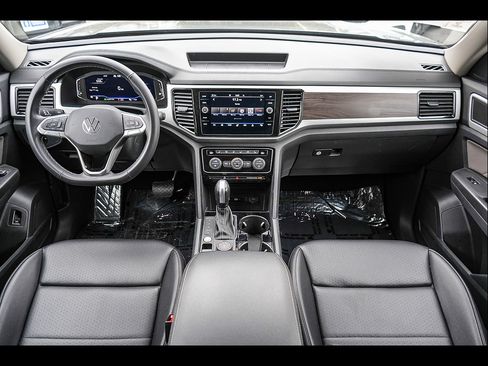 Used 2022 Volkswagen Atlas SE w/ Panoramic Sunroof Package AWD/4WD image 13