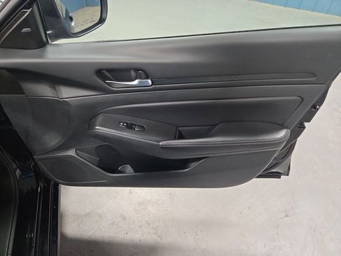 Used 2024 Nissan Altima 2.5 SV image 28