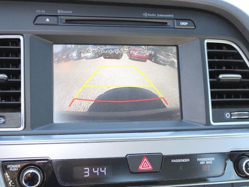 Used 2016 Hyundai Sonata SE FWD image 16