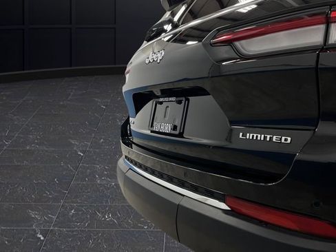 Used 2023 Jeep Grand Cherokee L Limited image 35