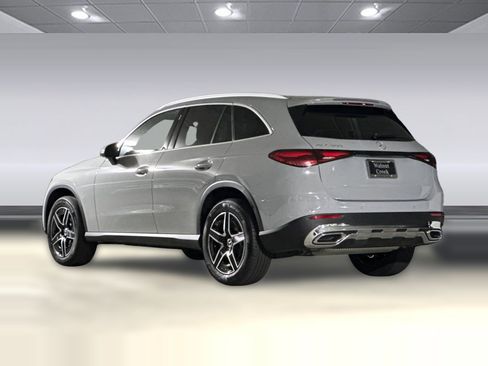 Used 2026 Mercedes-Benz GLC 300 image 3