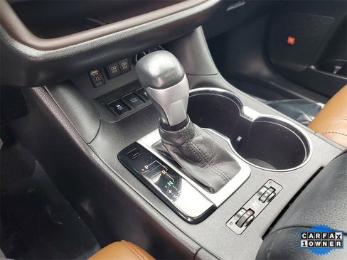 Used 2017 Toyota Highlander Limited image 33