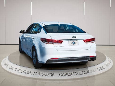 Used 2017 Kia Optima LX FWD image 8