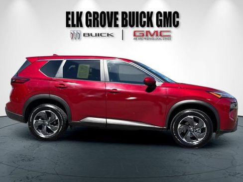 Used 2024 Nissan Rogue SV AWD/4WD image 3