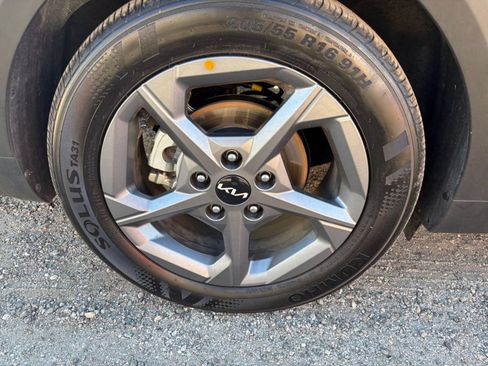 Used 2025 Kia K4 FWD image 30