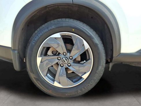 Used 2024 Nissan Rogue SV w/ SV Premium Package FWD image 21