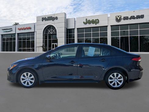 Used 2025 Toyota Corolla LE image 6