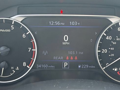 Used 2025 Nissan Altima 2.5 SV FWD image 11