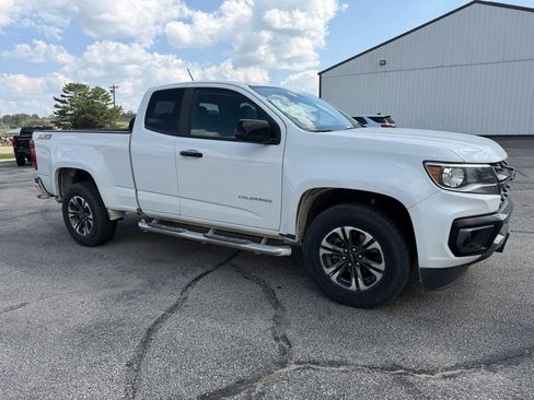 Used 2021 Chevrolet Colorado Z71 AWD/4WD image 2