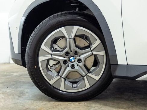 Used 2025 BMW X1 xDrive28i AWD/4WD image 23