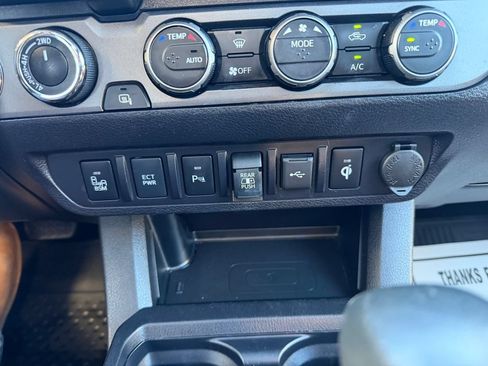 Used 2023 Toyota Tacoma TRD Sport w/ TRD Premium Sport Package AWD/4WD image 21