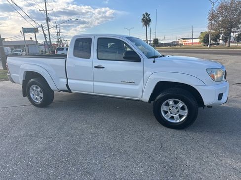 Used 2012 Toyota Tacoma PreRunner image 3