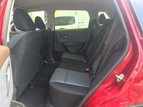 Used 2023 Nissan Rogue SV image 14