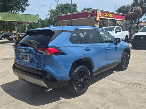 Used 2023 Toyota RAV4 SE w/ Convenience Package AWD/4WD image 8