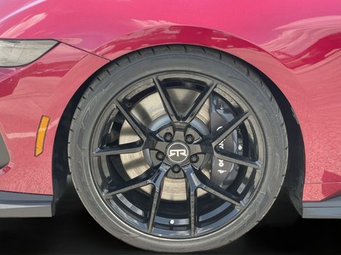 New 2026 Ford Mustang GT Premium w/ GT Performance Package RWD image 33