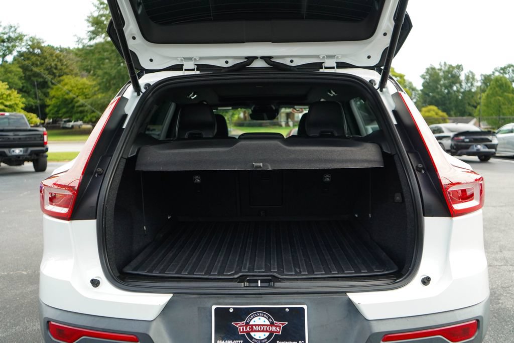 Used 2022 Volvo XC40 T5 R-Design AWD/4WD image 21