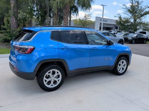 Used 2024 Jeep Compass Latitude AWD/4WD image 5