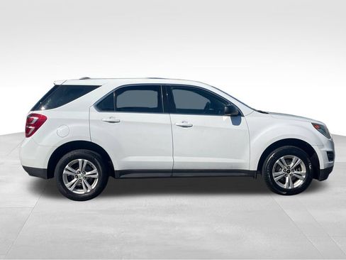 Used 2017 Chevrolet Equinox LS FWD image 9
