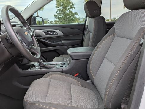 Used 2021 Chevrolet Traverse LS FWD image 5