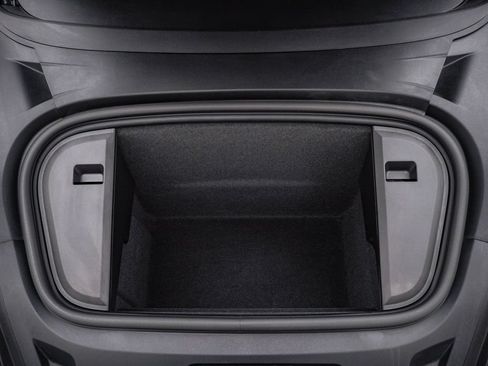 Certified 2025 Porsche Taycan AWD/4WD image 29