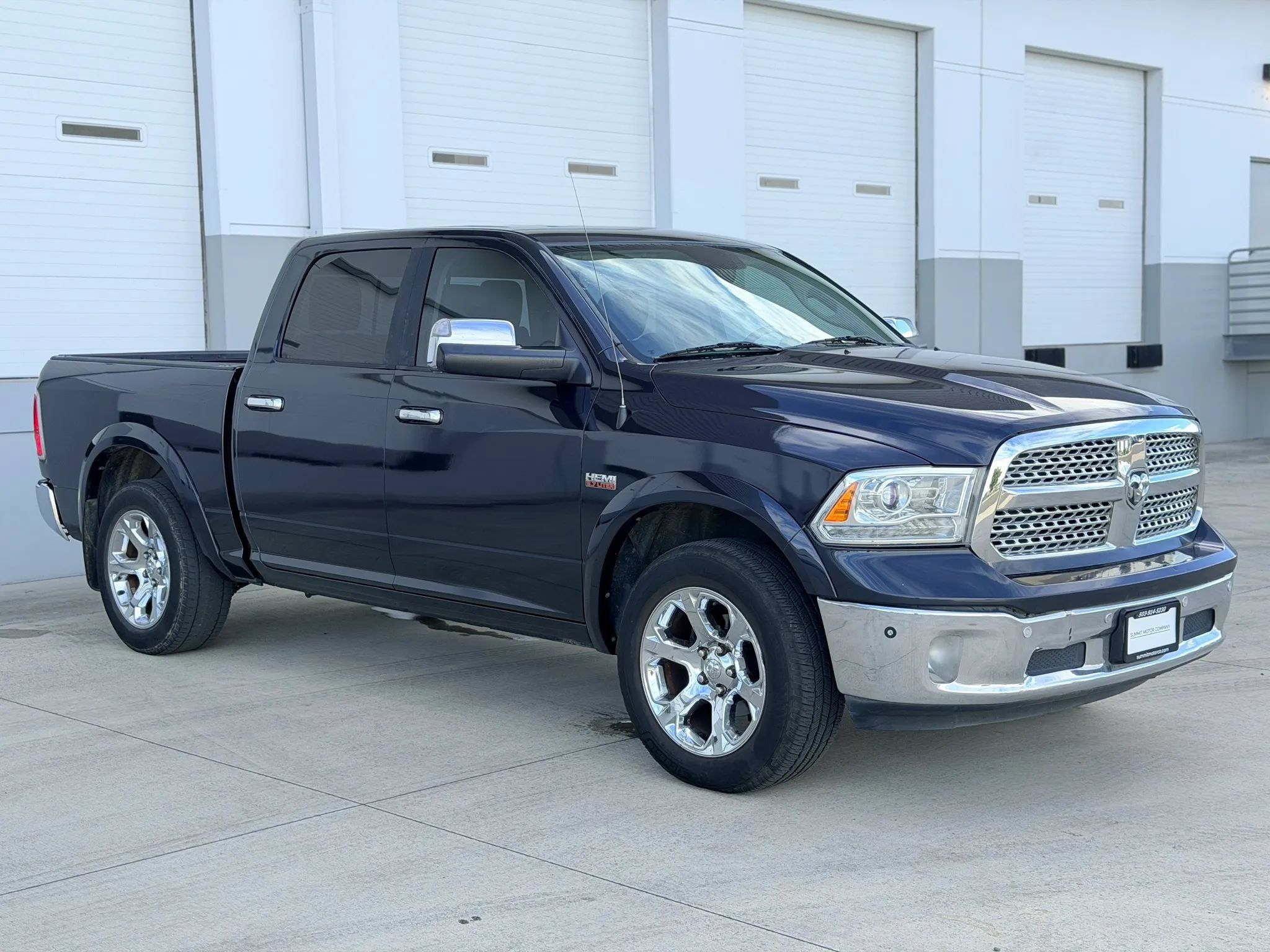 Used 2018 RAM 1500 Laramie w/ Convenience Group AWD/4WD image 7