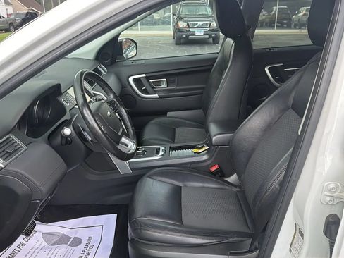 Used 2017 Land Rover Discovery Sport SE AWD/4WD image 9