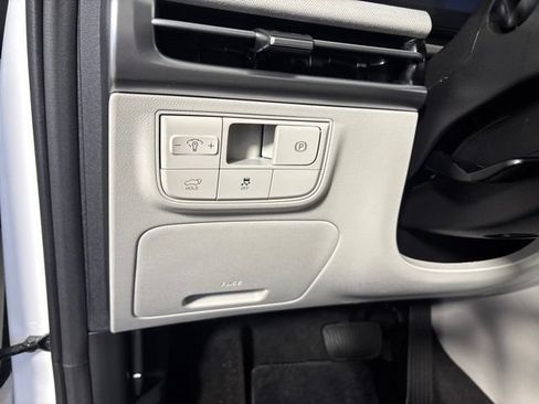 Used 2025 Hyundai Tucson Limited AWD/4WD image 16