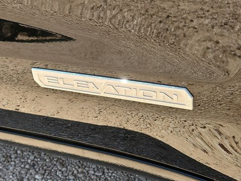 Used 2024 GMC Sierra 1500 Elevation AWD/4WD image 8