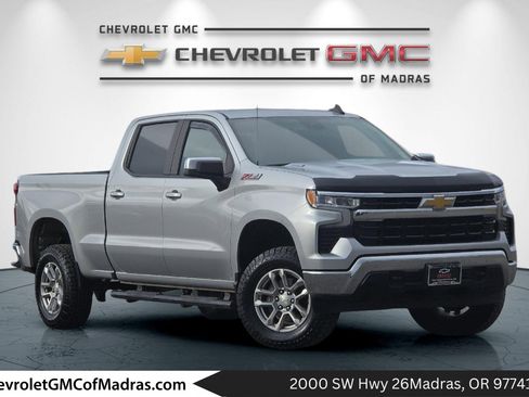 Used 2022 Chevrolet Silverado 1500 LT w/ Z71 Off-Road Package image 1