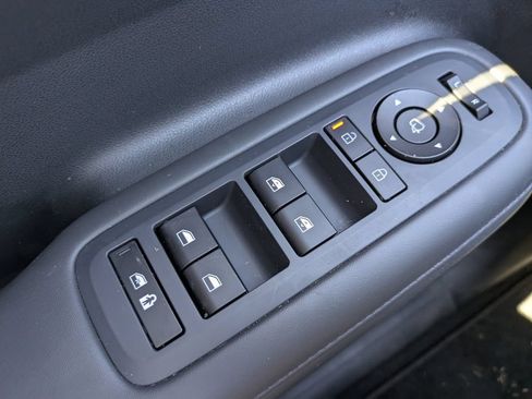 Used 2025 Hyundai Santa Fe Limited AWD/4WD image 25
