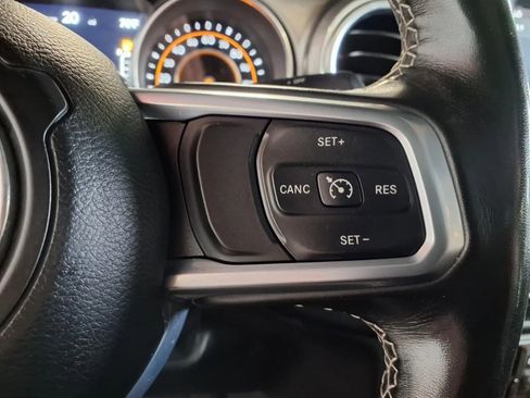 Used 2020 Jeep Gladiator Overland w/ LED Lighting Group AWD/4WD image 25